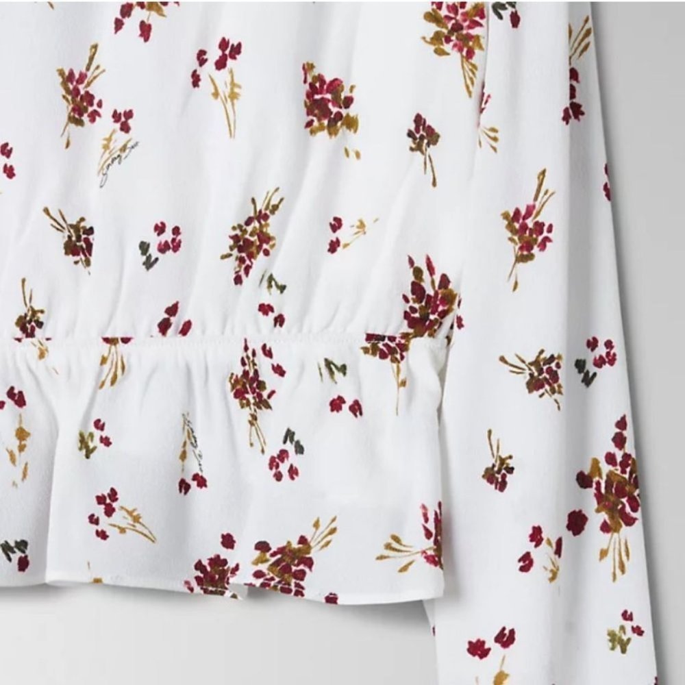 Aritzia Sunday Best New Cropped Tie Front Blouse Floral - Picture 5 of 16